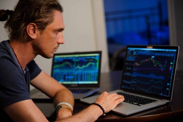 Comment devenir trader : une carrière en finance à portée de main