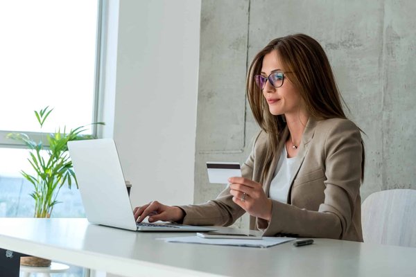 Solutions bancaires en ligne pour fichés FICP : choisissez celle qui vous convient