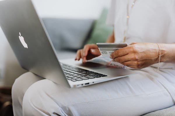 La baisse de la franchise carte bancaire : ce que vous devez savoir